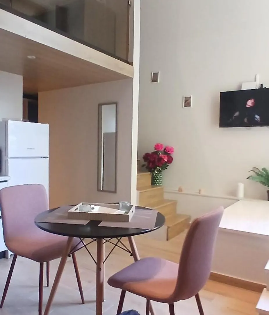 Leo Dublex Apartment Golem